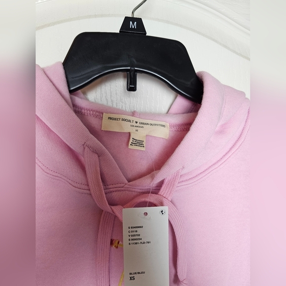 Women's UO Project Social T Cherries Graphic Cropped Hoodie Pink Sweatshirt XS - Picture 6 of 9